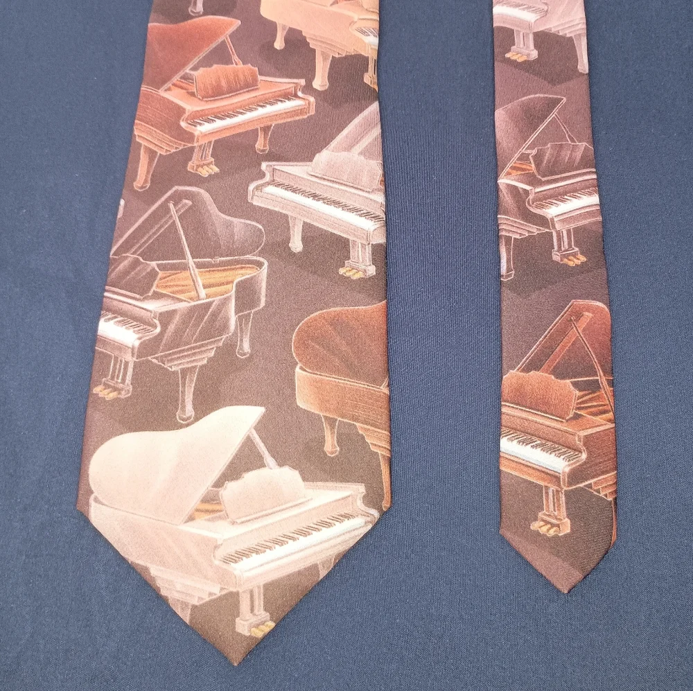 Mens Vintage 1995 D'em Crazy Piano Pianos Music Print Necktie Made in USA